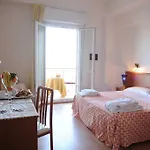 מלון Astoria פסארו