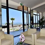Astoria מלון 3*