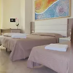 מלון Astoria 3*