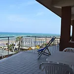 Astoria 3* פסארו